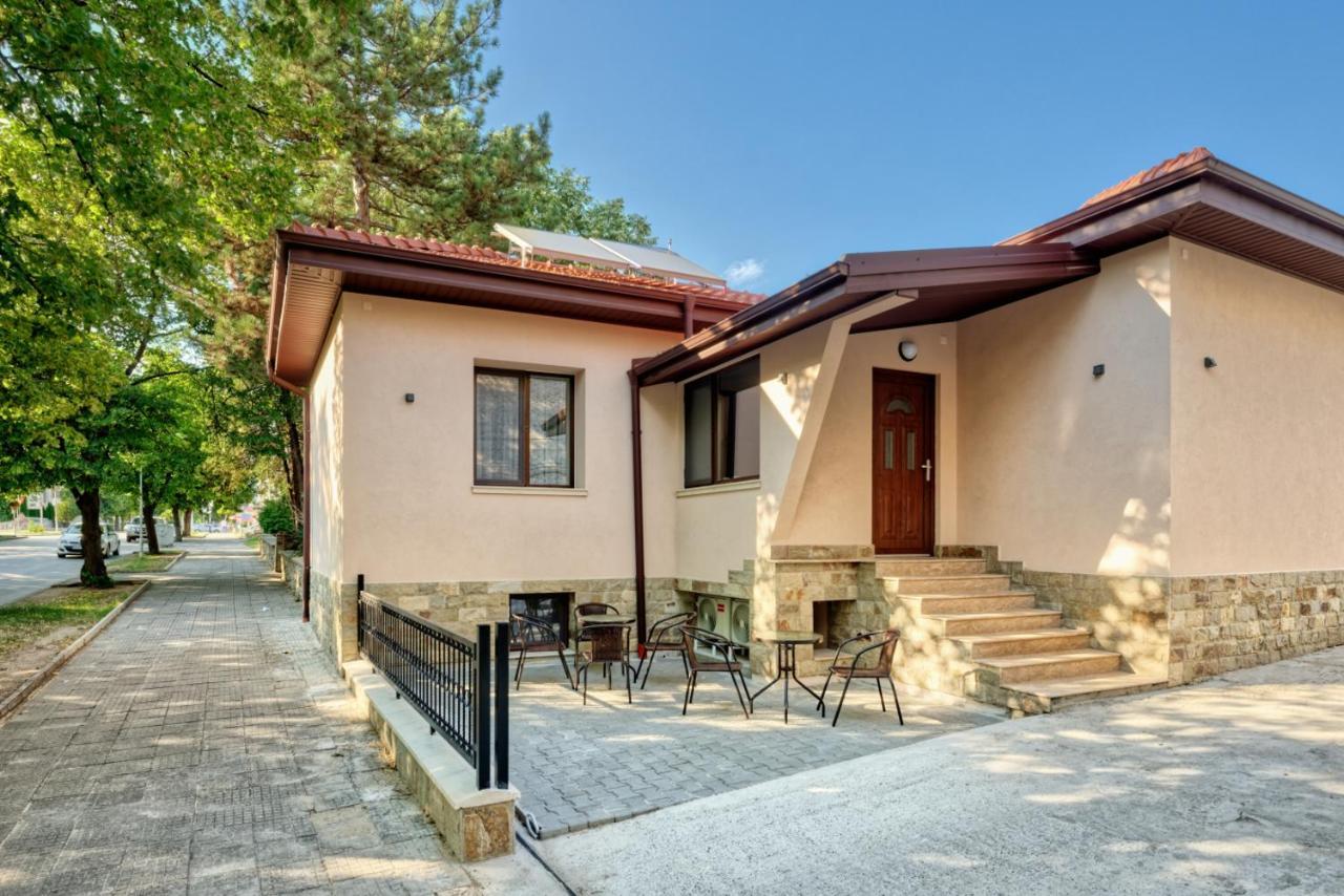 Къща За Гости Relax Hisarya Eksteriør billede